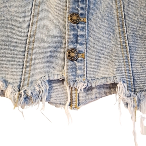 Dahli Button Front Distressed Raw Hem Denim Y2K Mini Skirt - Picture 2 of 8